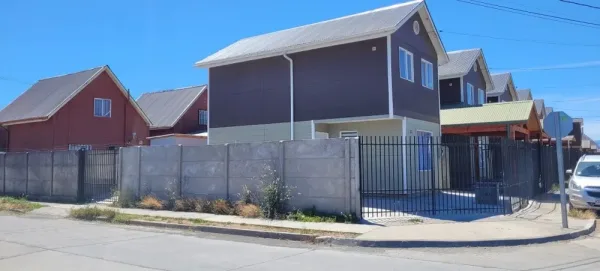 Casa seminueva en Parque Villarrica, con 3 dormitorios y 2 baños — foto 2/12