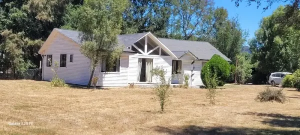 Parcela de 5.000 m² con casa a 5 km de Villarrica, frente al Colegio Oxford
