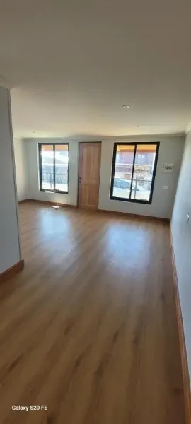 Casa remodelada con cabaña en sector residencial de Villarrica, con 3 dormitorios — foto 2/18