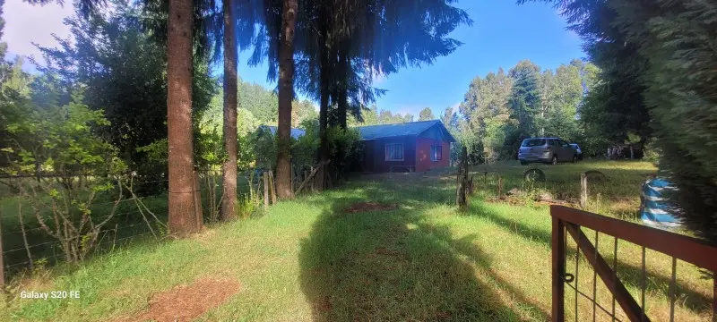 Parcela de 5.000 m² con casa en Coipué, con APR y estero en el deslinde