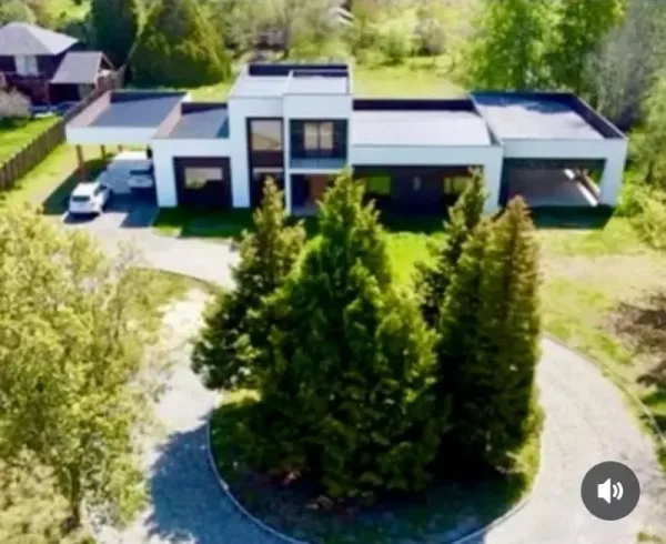 Casa estilo mediterráneo de 380 m² en parcela de 5.200 m², condominio Puerta del Sol, Villarrica
