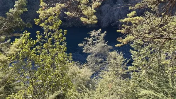 Parcela de 5.000 m² en Putúe Alto, Villarrica, junto al río Toltén y con vista al volcán — foto 3/9