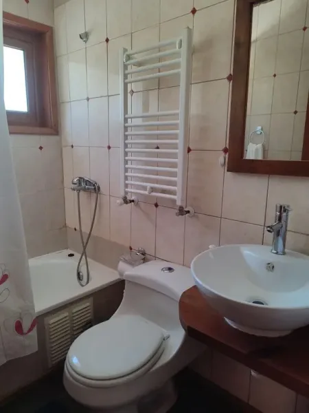 Casa en arriendo de 140 m² en Ñancul, Villarrica, con 3 dormitorios, quincho y piscina — foto 4/14