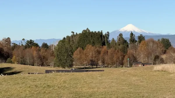 Parcela de 5.000 m² en Praderas de Nancahue, Loncoche, con rol propio y vista a dos volcanes — foto 2/9