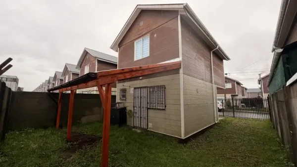 Casa amoblada en arriendo en Segunda Faja, Villarrica, con 3 dormitorios y patio