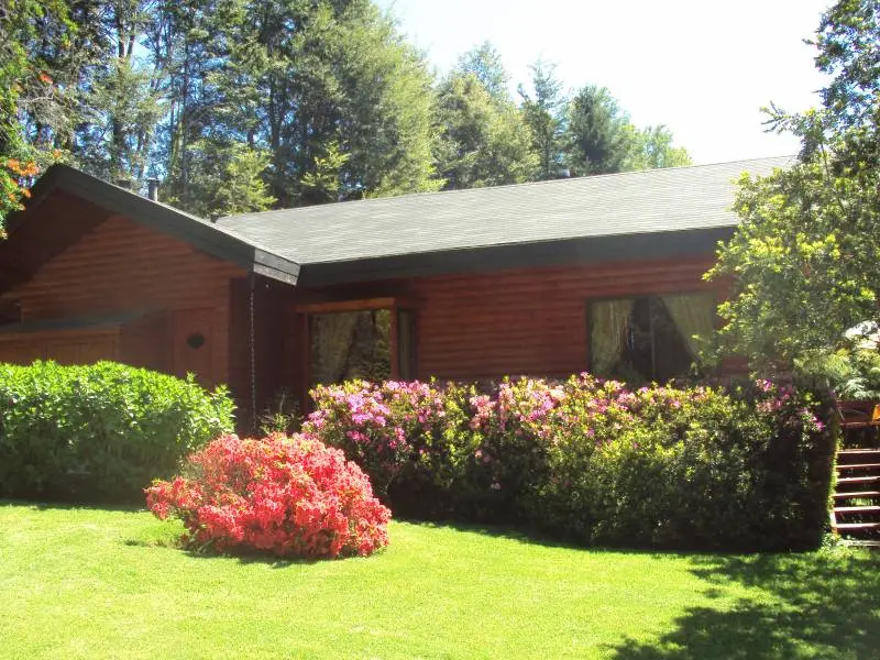 Casa de 167 m² en Alto Pinar, camino a Pucón, con piscina y cabaña