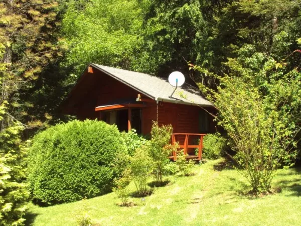 Casa de 167 m² en Alto Pinar, camino a Pucón, con piscina y cabaña — foto 2/27