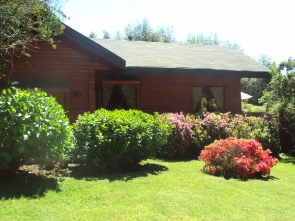 Casa de 167 m² en Alto Pinar, camino a Pucón, con piscina y cabaña — foto 4/27