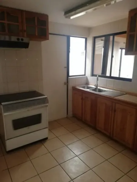 Casa amplia en arriendo en Villarrica, con 4 dormitorios y patio techado — foto 4/10